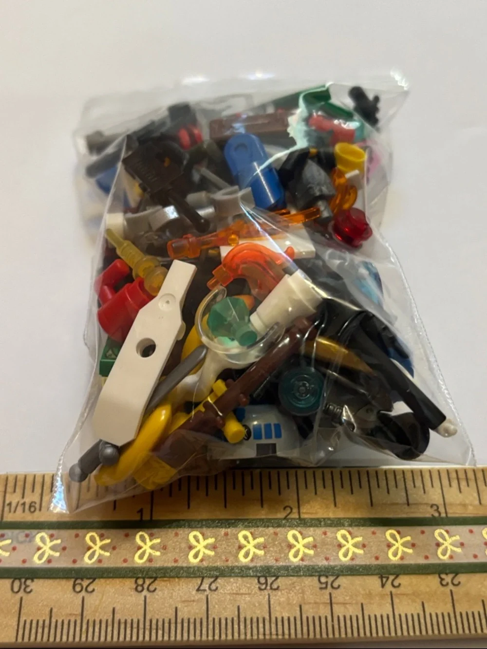 LEGO ACCESSORIES MYSTERY BAG Assorted LEGO MINIFIGS ACCESSORIES - Picture 2 of 4